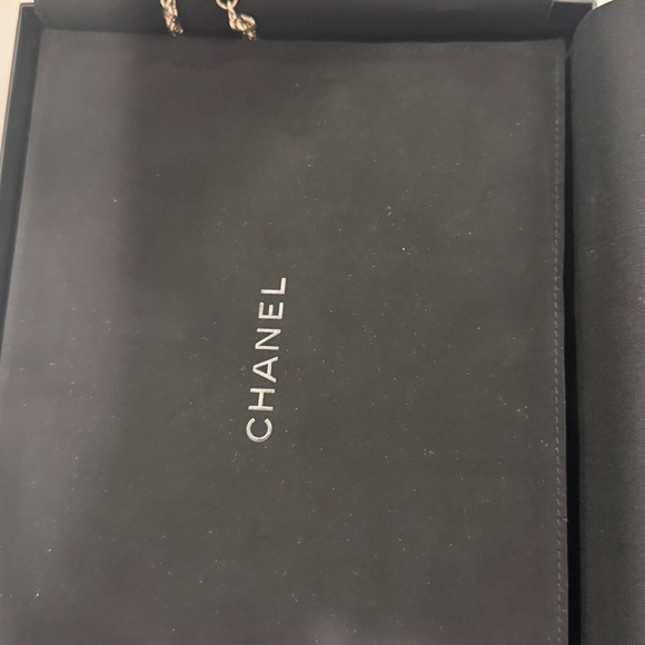 Authentic NWT Chanel 2019 Strass & Resin Lifesaver Necklace - Picture 7 of 7